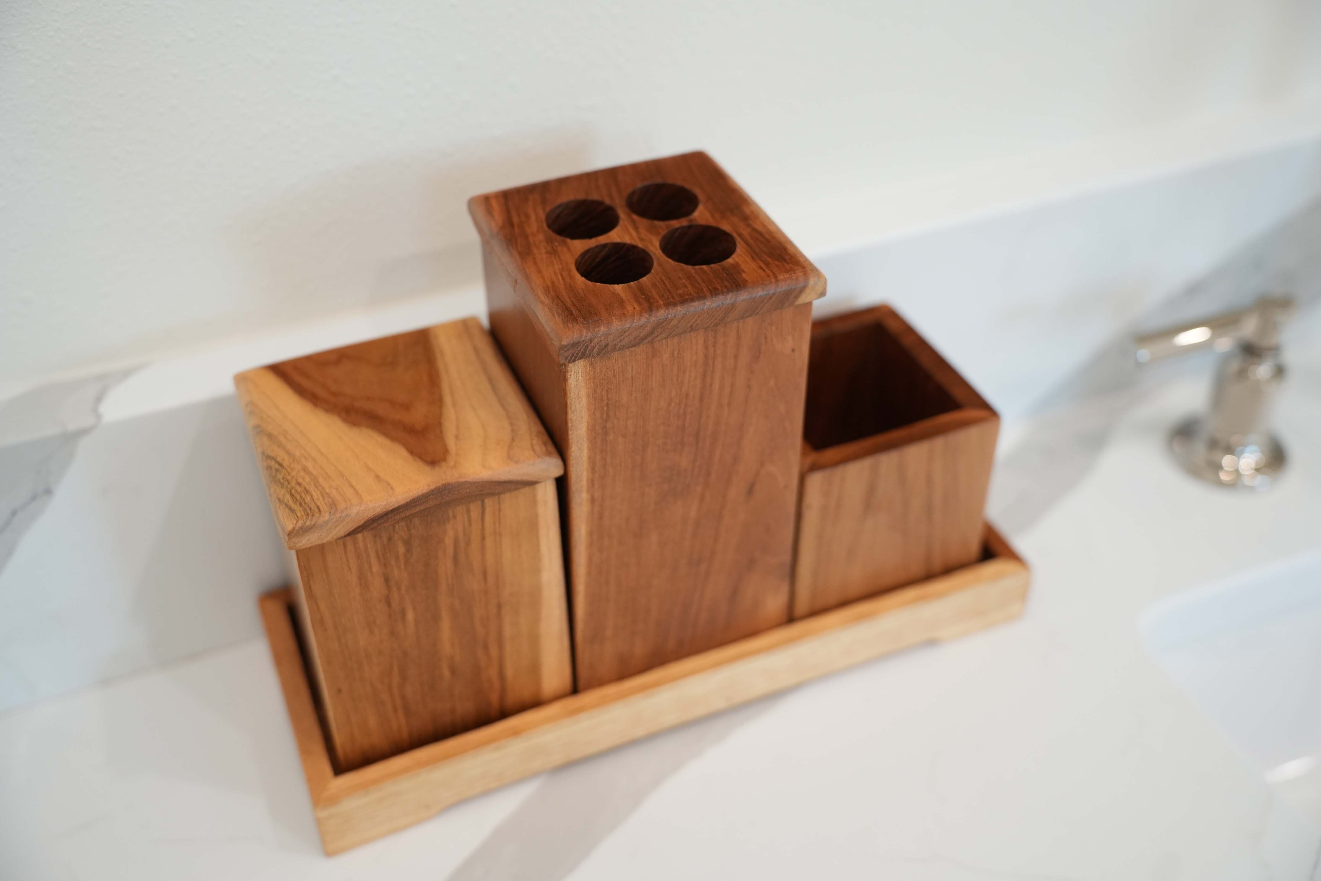 Eleganto® 3 Piece Teak Wood Bathroom Amenities Set with Tray in EarthyTeak® Finish