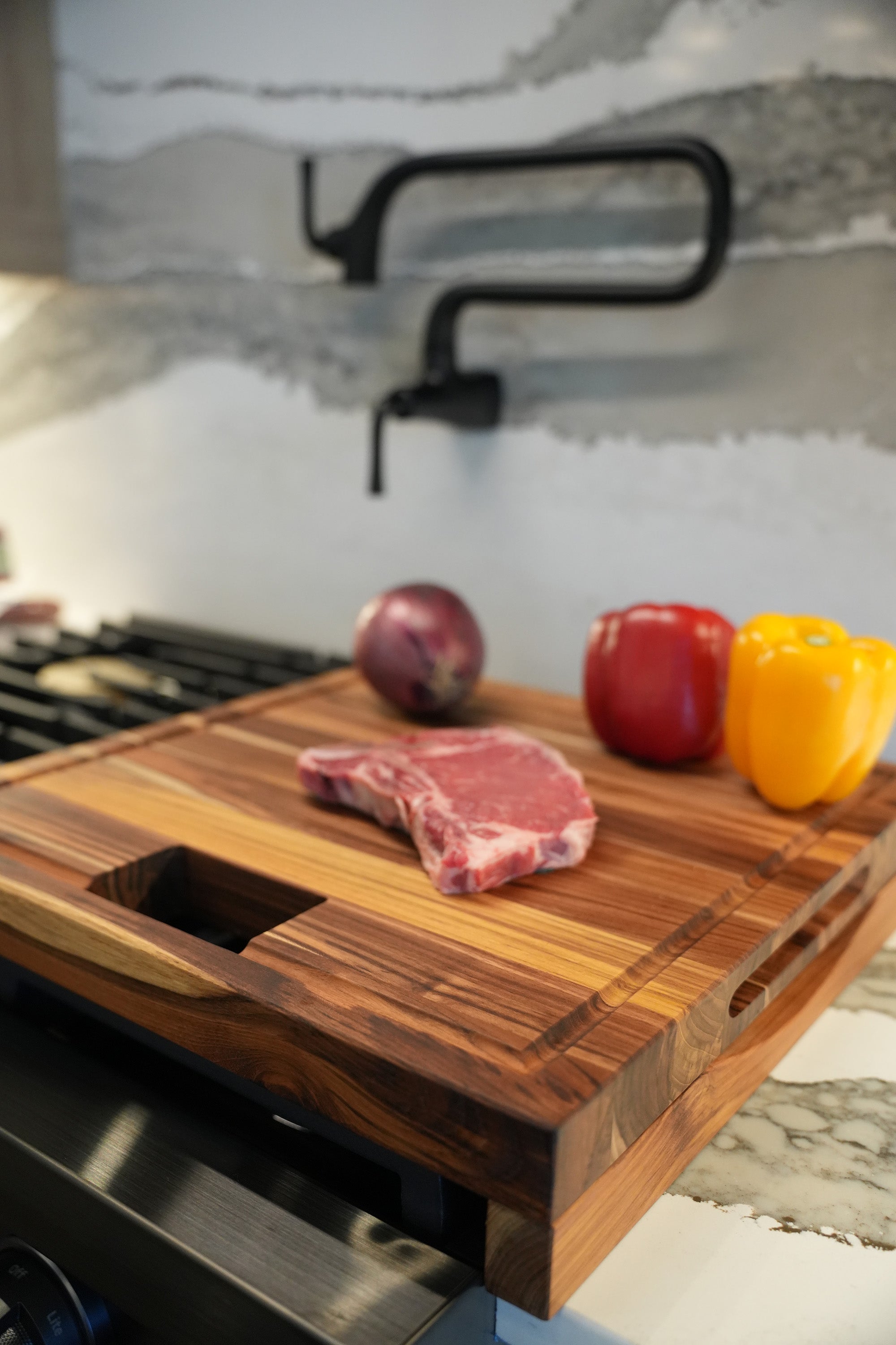EcoDecors 17" x 18" FSC Teak Edge Grain Cutting Board with Groove & Handle