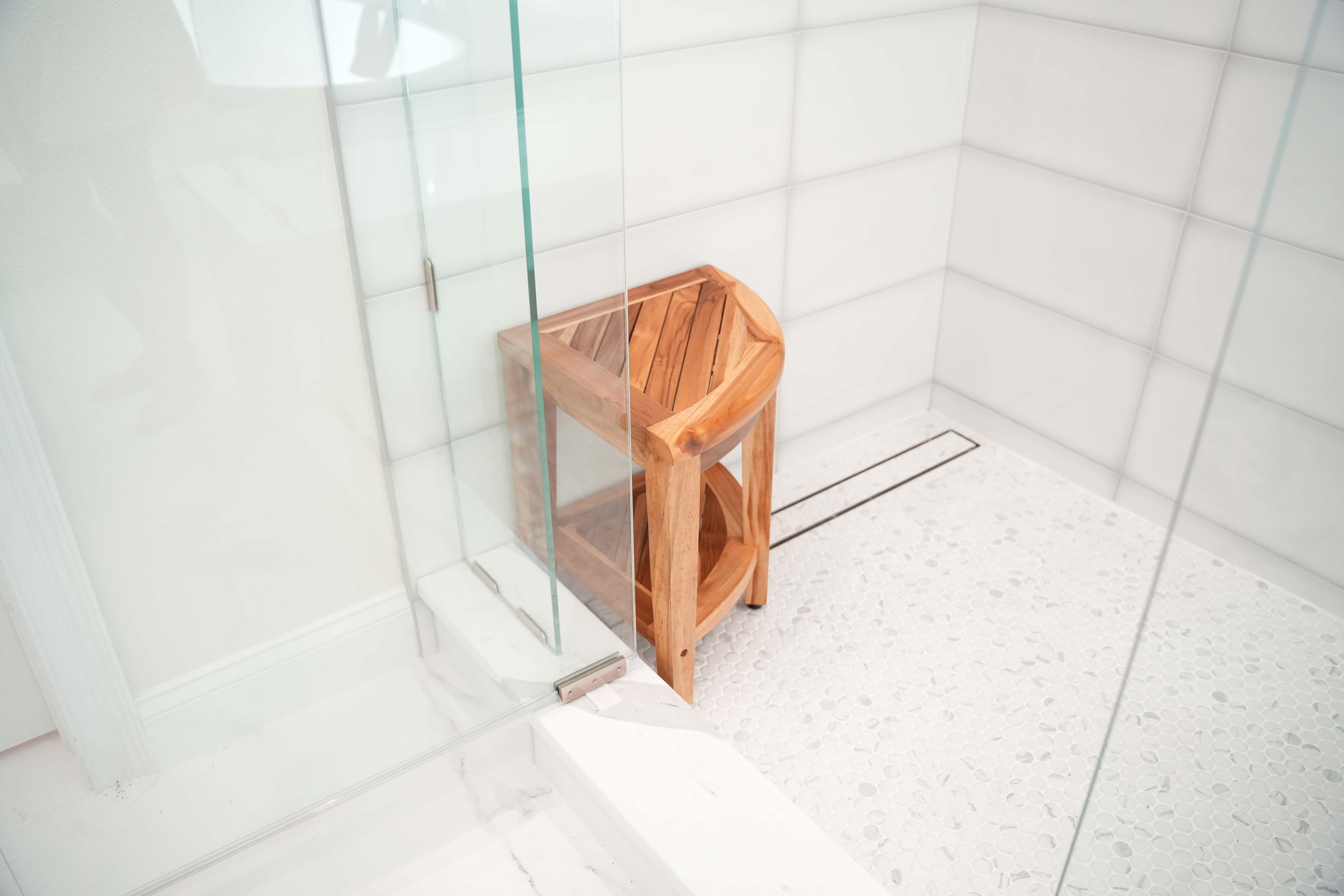 EcoDecors® SnazzyCorner® 18"H Teak Wood Corner Shower Bench with Shelf in EarthyTeak Finish