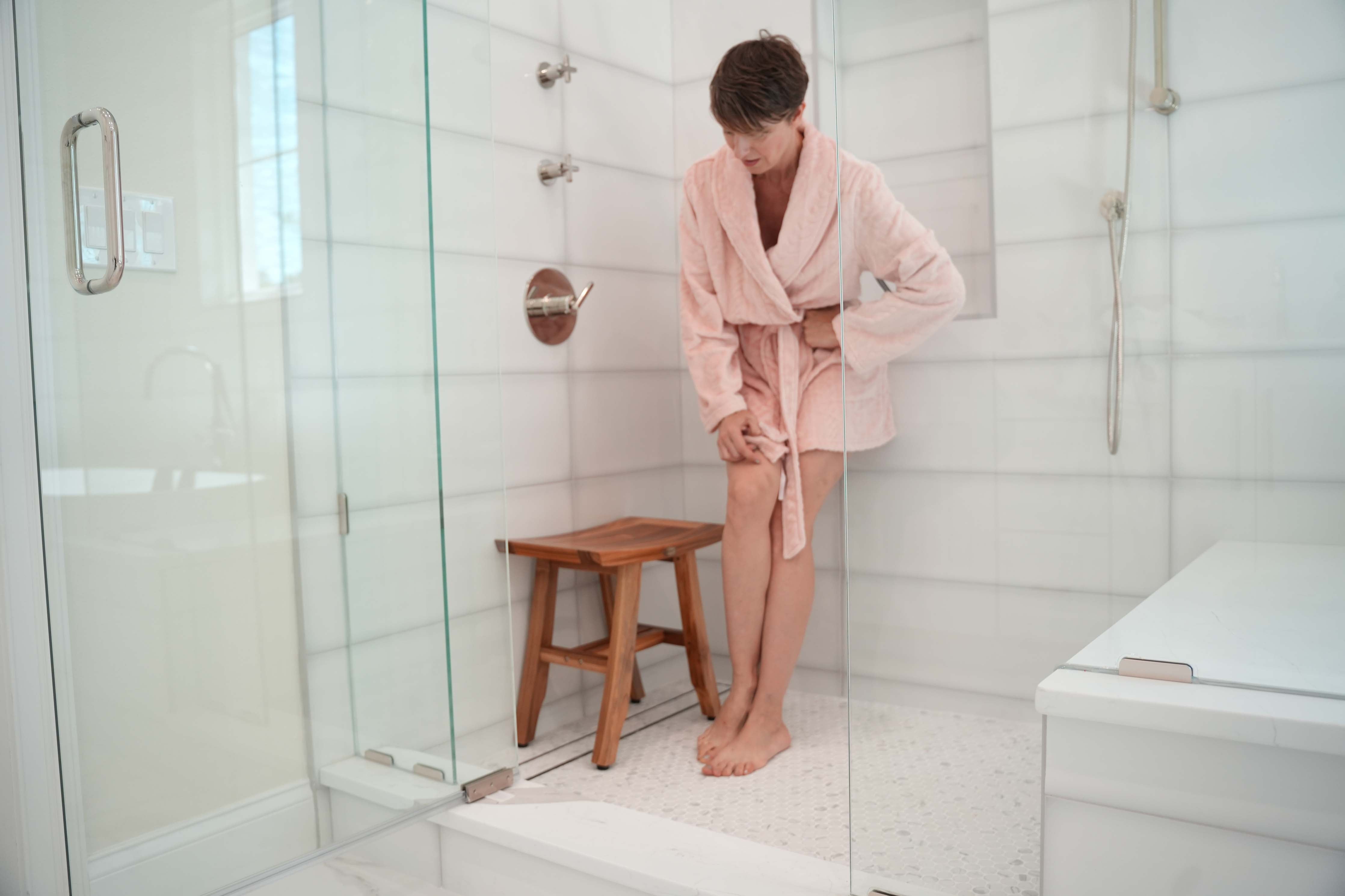 EcoDecors® Satori® 18" Teak Wood Shower Bench in EarthyTeak Finish, Fully Assembled, Compact Bath Seat for Indoor & Outdoor Use