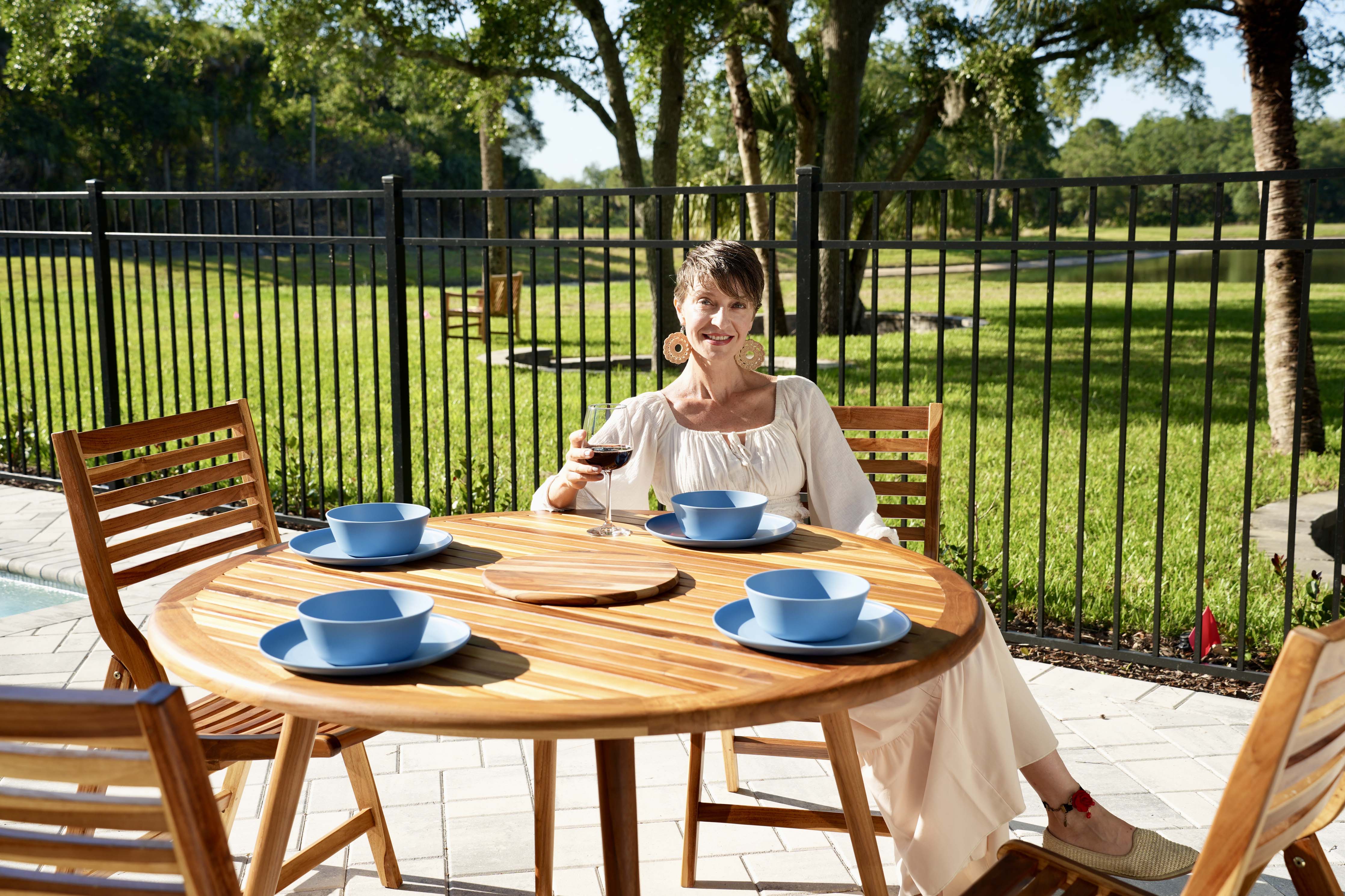 EcoDecors® Oasis® 48" Teak Wood Round Table in EarthyTeak Finish